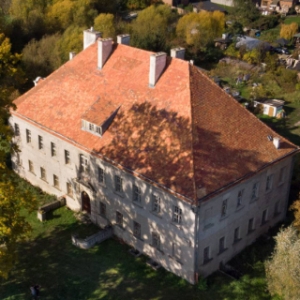 Mansion in Ochla 