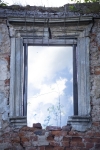 Renesansowe obramienie okienne na elewacji budynku bramnego. Fot. Kamilla Ernandes