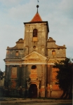 Zawartość – Content: Sulechów, fronton zboru protestanckiego, fotografia, wrzesień 1995.;  Własność Intelektualna – Intellectual property: Piotr Kraszewski.;Prawa Majątkowe: Instytut Zachodni w Poznaniu.;Dookreślenie – Instantiation: brak.