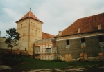 Zawartość – Content: Sulechów, zamek i zbór protestancki. fotografia, wrzesień 1995.;Własność Intelektualna – Intellectual property: Piotr Kraszewski.;Prawa Majątkowe: Instytut Zachodni w Poznaniu.;Dookreślenie – Instantiation: brak.