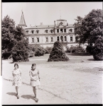 Zawartość – Content: Pałac w Trzebiechowie, fotografia, ok. 1960 r.;Własność Intelektualna – Cz. Łuniewicz;  Prawa majątkowe: Archiwum Państwowe w Zielonej Górze;Dookreślenie-Istantiation: sygn. 89\771\2.