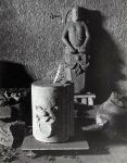 Zawartość – Content: Zamek w Siedlisku, wnętrze mauzoleum mieszczące tzw. muzeum zamku, fotografia, 1962-1974 r.; Własność Intelektualna – Intellectual Property: Szczep Harcerski „Makusyny”;Prawa majątkowe: Muzeum Ziemi Lubuskiej w Zielonej Górze;Dookreślenie - Istantiation: Zbiory Muzeum Ziemi Lubuskiej w Zielonej Górze.