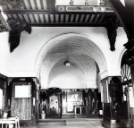 Zawartość – Content: Pałac w Iłowej,  hall główny, fotografia, 1968 r.;  Własność intelektualna – Intelectual Property: K. Loose;  Prawa majątkowe: Lubuski Wojewódzki Konserwator Zabytków;  Dookreślenie – Instantiation: Loose K.: Pałac w Iłowej, Zielona Góra 1968 r., maszynopis w zbiorach Wojewódzkiego Urzędu Ochrony Zabytków w Zielonej Górze.