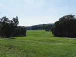 Park Mużakowski – Widok ze Wzgórza Marii na Drodze Panoramicznej na Łąkę Źródlisk.