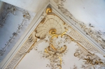 Rokokowa sala balowa na piętrze w skrzydle płd. pałacu, fragment dekoracji fasety i sklepienia.