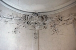 Rokokowy wystrój ścian salonu w centralnej części skrzydła płd. pałacu.