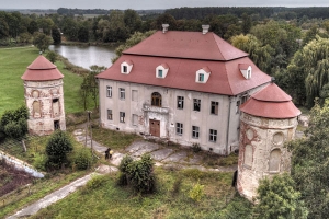 Zespół dworsko-parkowo-folwarczny w Chotkowie